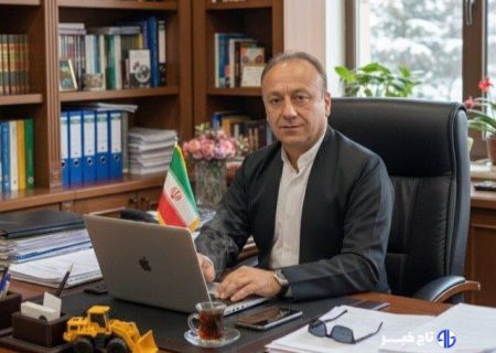 انسداد گردنه ته‌ته سروآباد به دلیل بارش برف؛ وقوع ۱۲ حادثه رانندگی