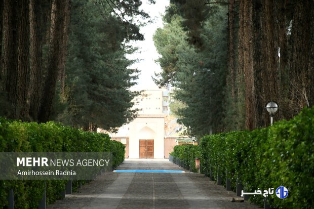 بازدید نماینده یونسکو از میراث جهانی باغ و عمارت اکبریه