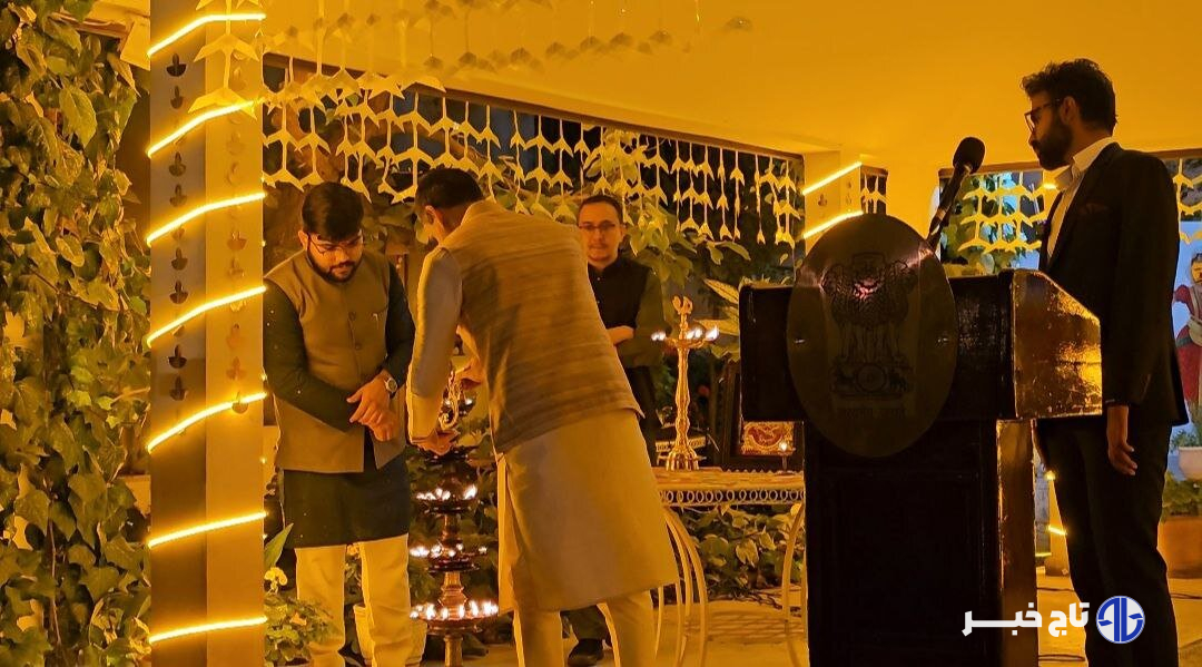 برگزاری مراسم «دیوالی» هندی و شباهتش با چهارشنبه سوری ایرانی+فیلم