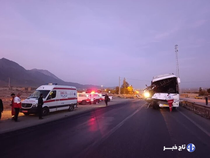 تصادف اتوبوس و کامیون در میامی؛ ۱۰ نفر مصدوم شدند