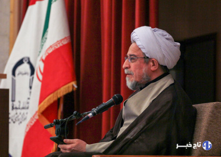 حضرت زهرا(س) محور نجات بشریت و الگوی دفاع از ولایت است