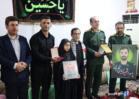 مدال قهرمانی کشور به خانواده شهید «ایمان قایدی» اهدا شد