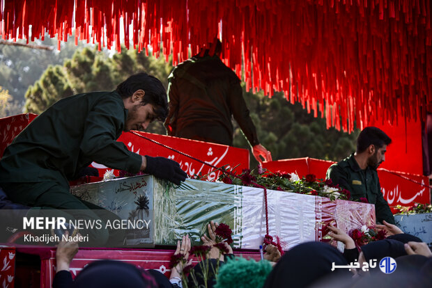 مردم شاهین شهر با شهدای گمنام وداع کردند