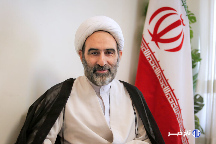 نماینده خبرگان: دشمنان با تحریف مفاهیم به‌دنبال تسلیم ملت‌ها هستند