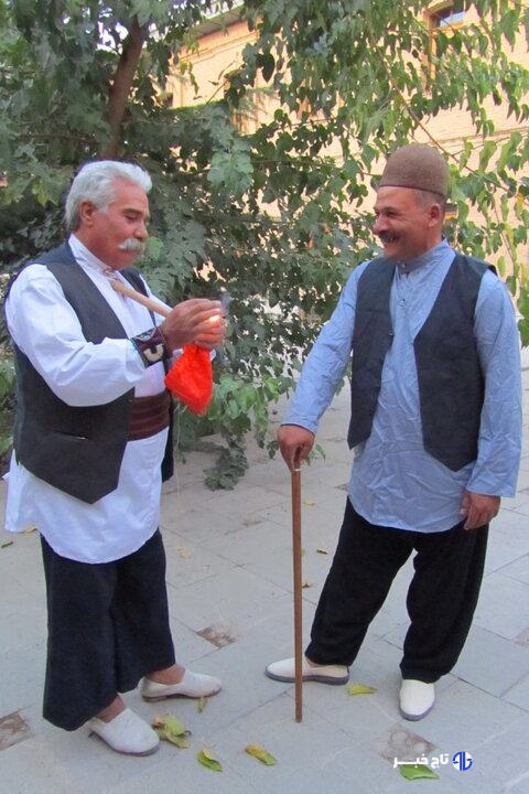 چارقدهای رنگی و ارخالق‌های بلند؛ قصه پوشش در قزوین قدیم