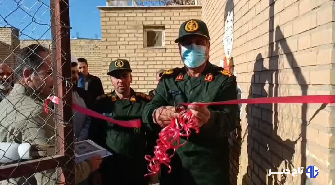 چمن مصنوعی مدرسه رستگاران دهگلان به بهره‌برداری رسید