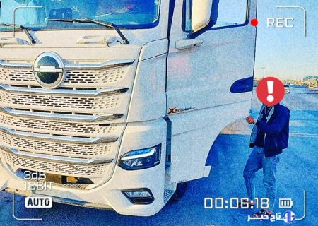 کامیون کشنده با راننده ۱۵ ساله در محور مورچه‌خورت متوقف شد