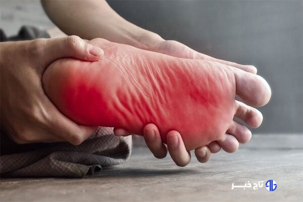 بیحسی و گزگز پا؛ نشانهای از مشکلات سیاتیک و ستون فقرات