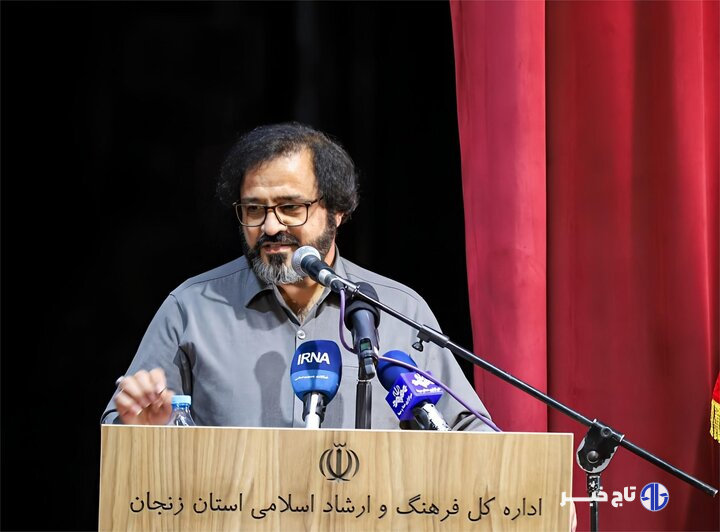 قصه پر غصه منزوی از سر کرانمندی تن در مقابل بیکرانگی روح بوده است