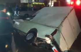 نشست زمین در شهرک ولیعصر؛ سه خودرو در زمین فرو رفت