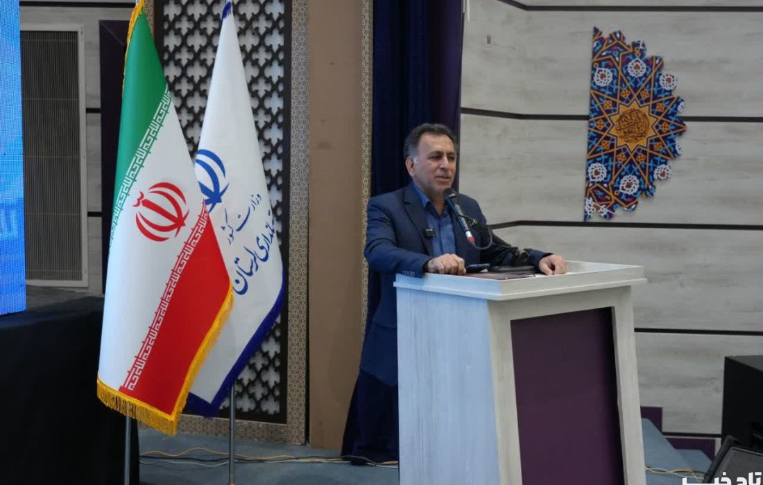 وحدت عناصر حول ولایت فقیه، باعث سردرگمی دشمن شده است/ پای کار بودن استاندار و مدیران لرستان در ۸۵ روز خدمت به مردم