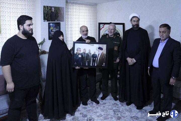 دیدار سردار صفوی با خانواده سرلشکر شهید حاجی‌زاده