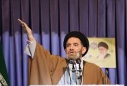 آسفالت بسیاری از خیابانها و کوچههای خرم آباد وضعیت مطلوبی ندارند